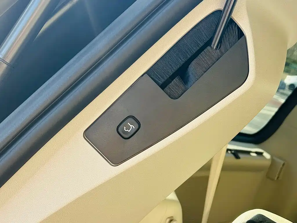 Chrysler Grand Voyager 2016 — фото 26