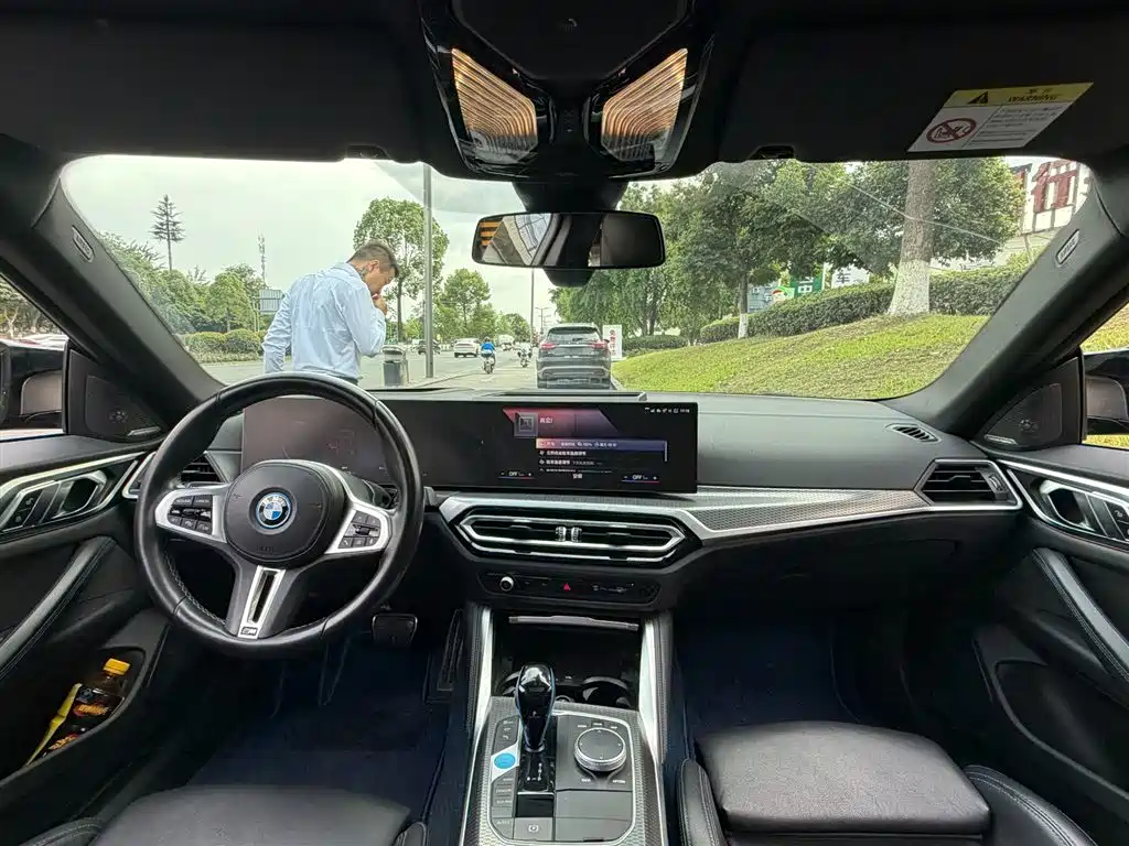 BMW i4 2023 — фото 11