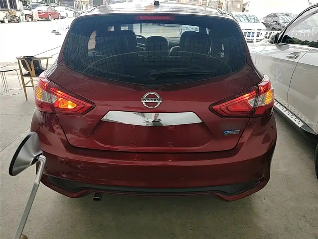 Nissan Tiida 2018 — фото 6