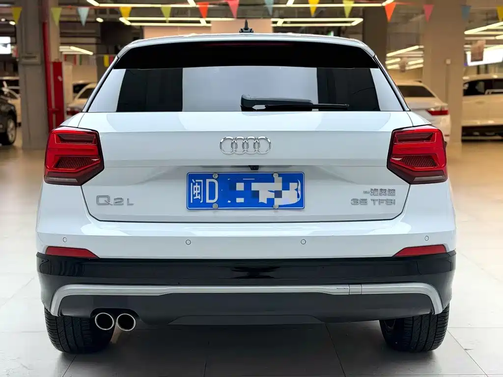 Audi Q2L 2021 — фото 5