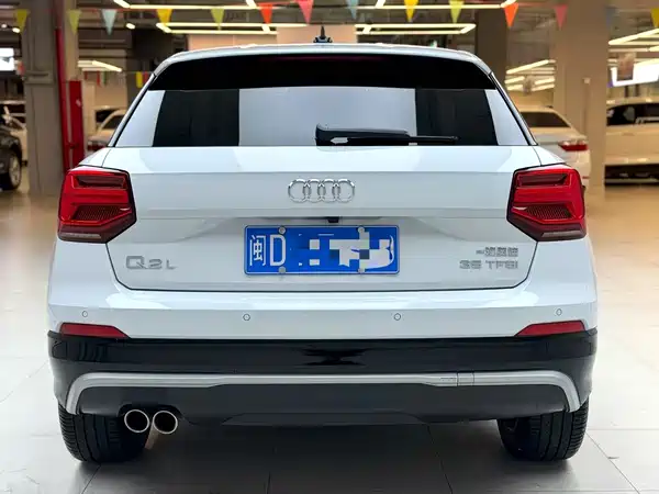 Audi Q2L 2021