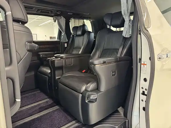 Toyota Alphard 2020