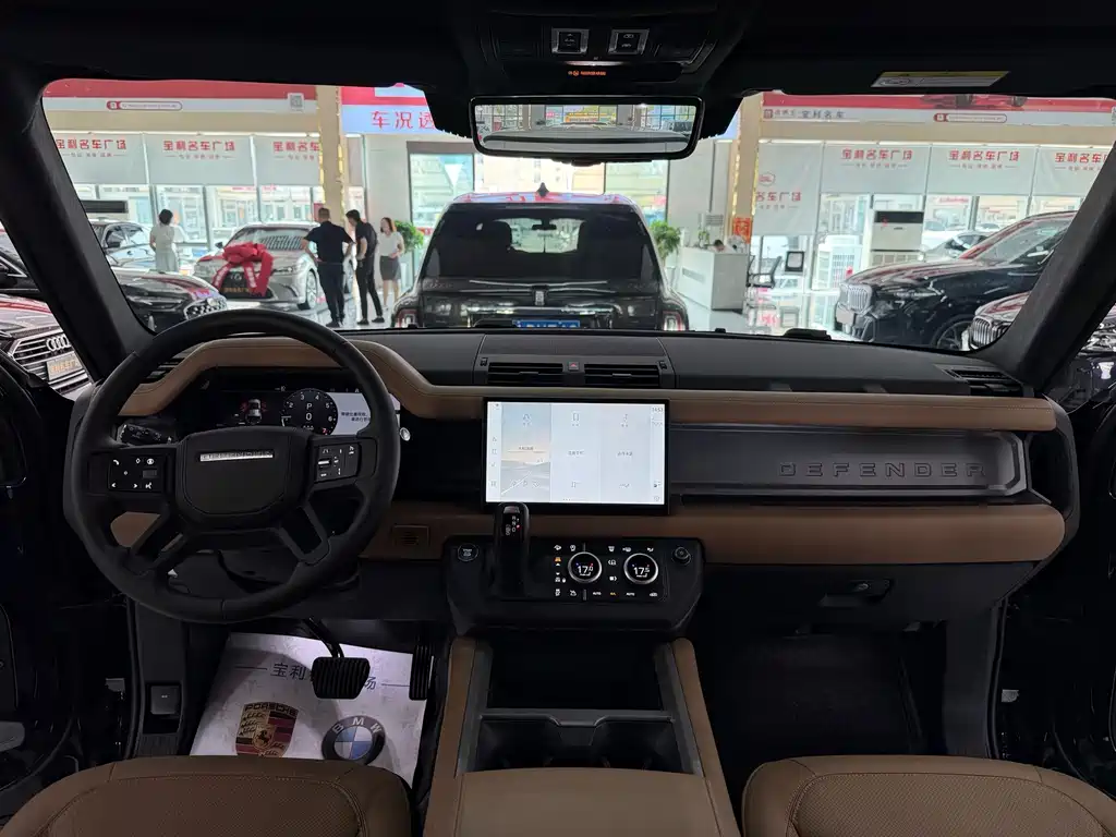 Land Rover Defender 2025 — фото 14