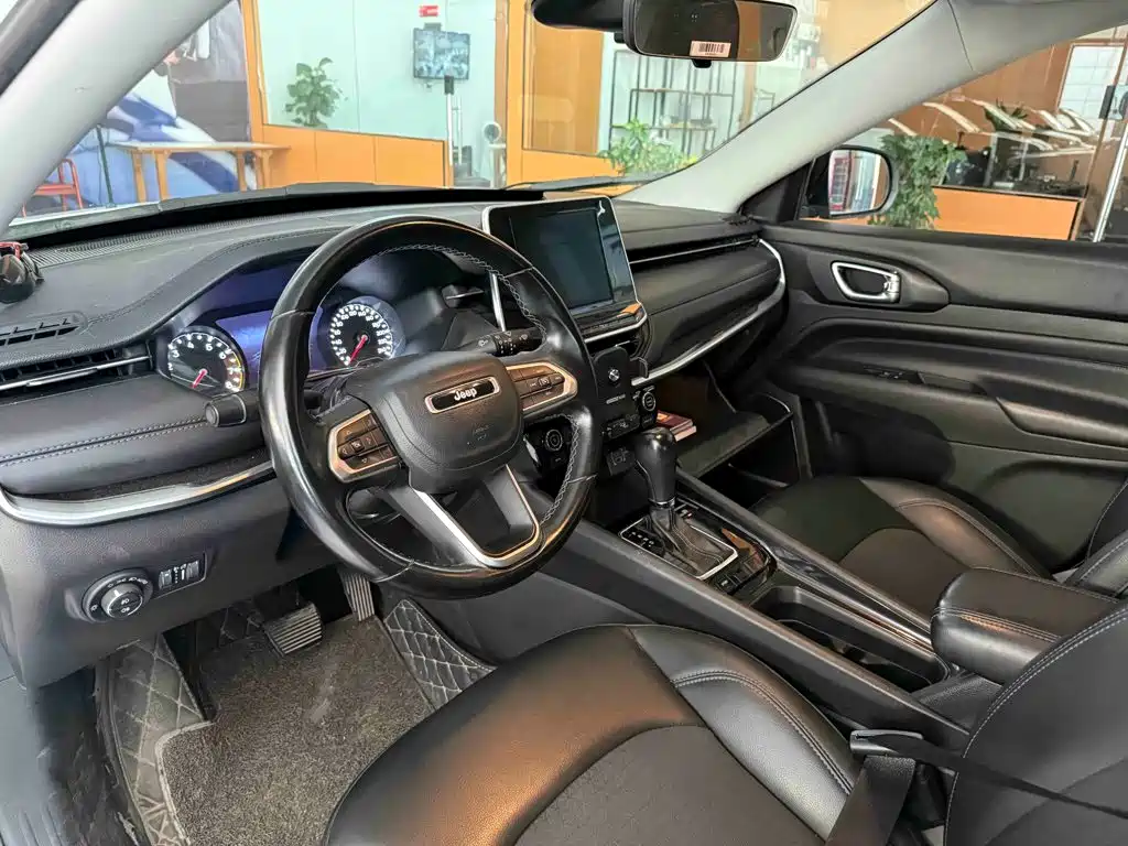 Jeep Compass 2021 — фото 13