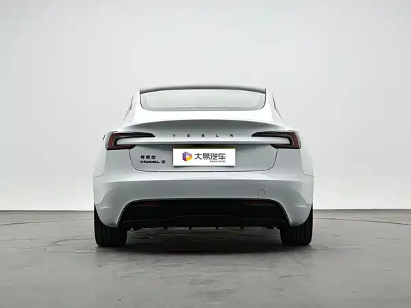 Tesla Model 3 2026