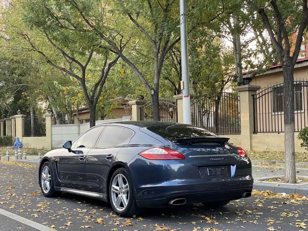 Porsche Panamera 2012