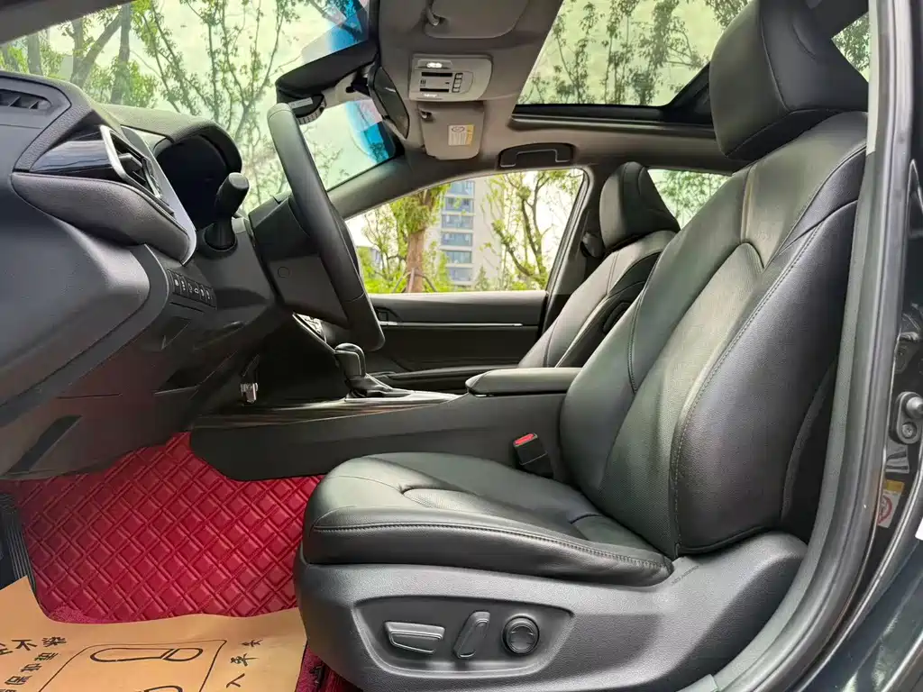 Toyota Camry 2018 — фото 14