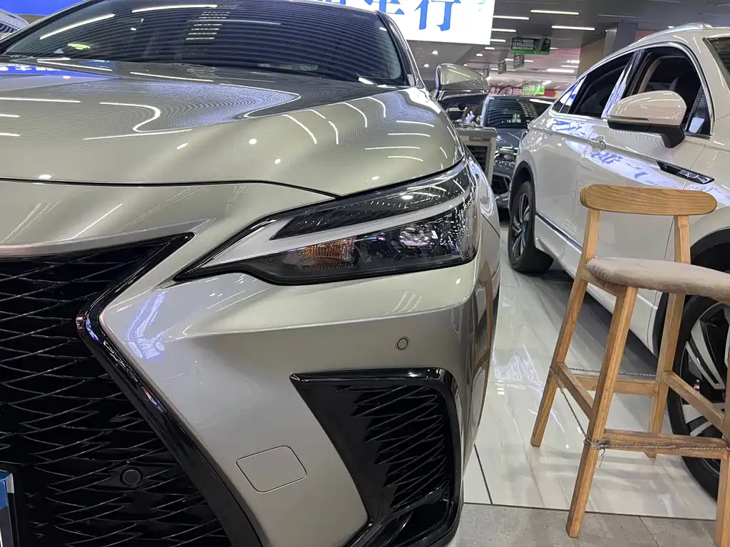 Lexus NX 2022 — фото 4