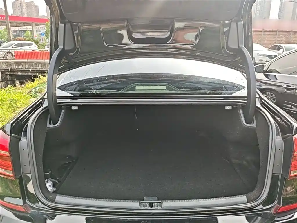 Volkswagen Passat 2016 — фото 19