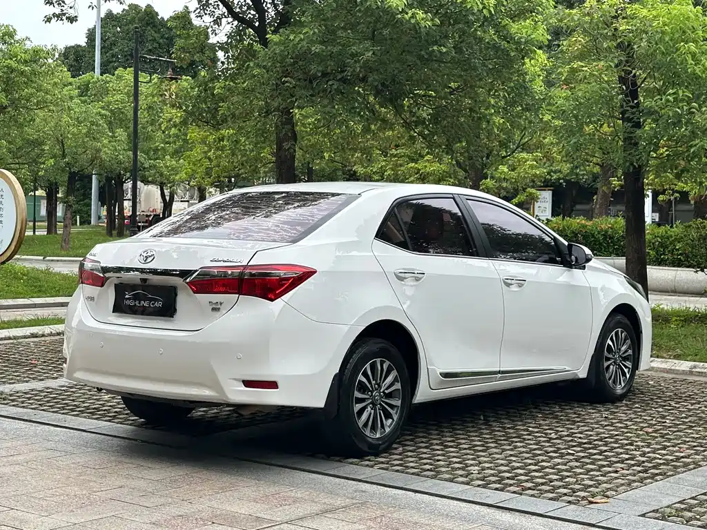 Toyota Corolla 2018 — фото 14