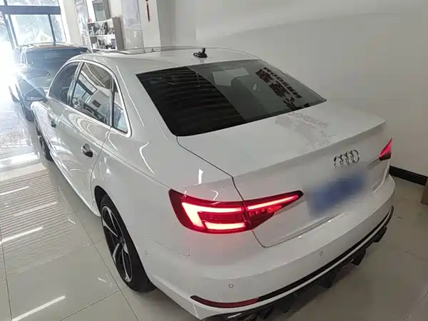 Audi A4L 2019