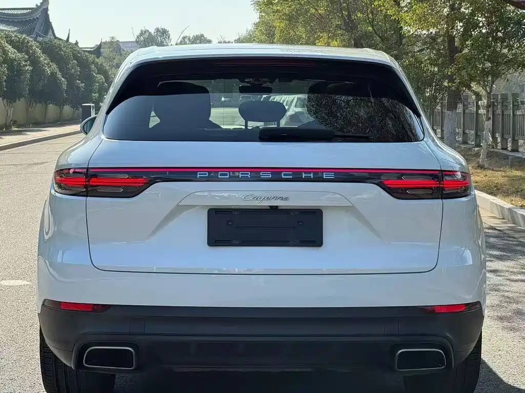 Porsche Cayenne 2018 — фото 11