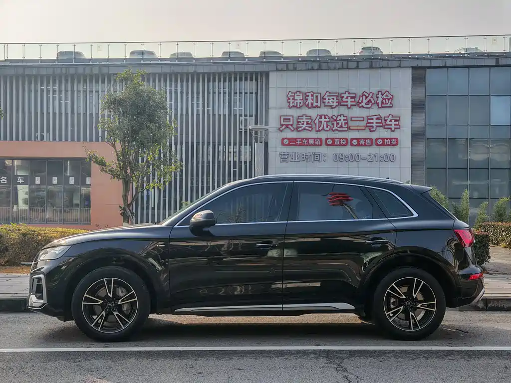 Audi Q5L 2022 — фото 2