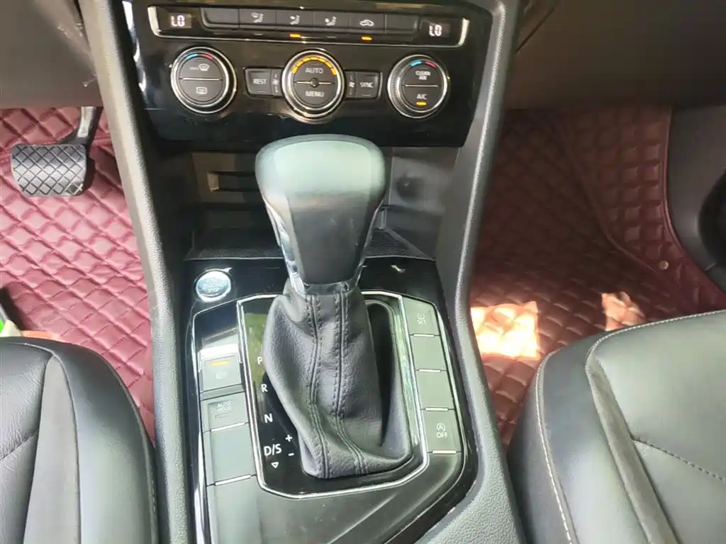 Volkswagen Tiguan L 2020 — фото 14