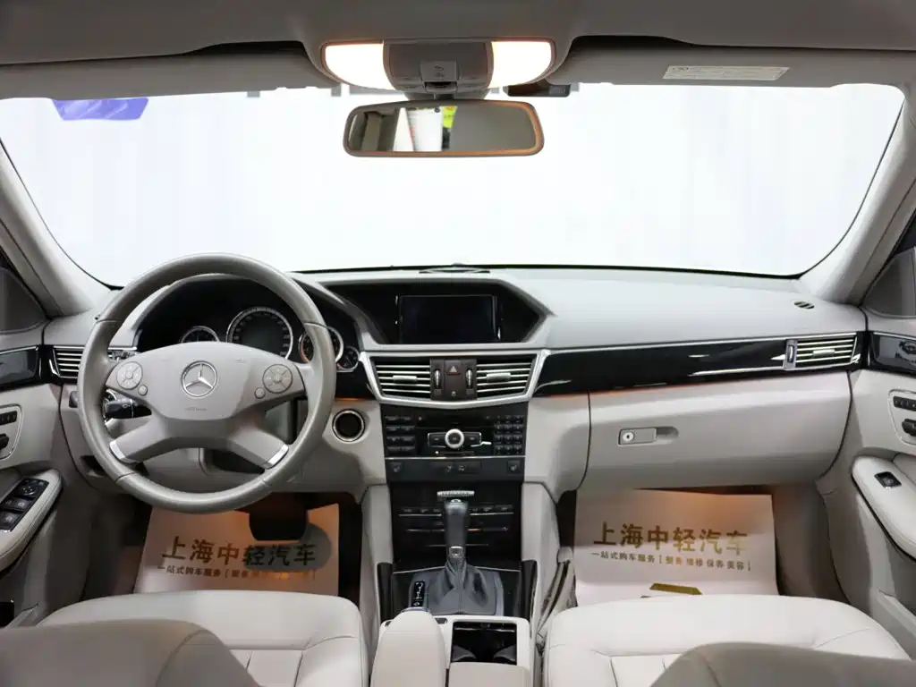 Mercedes-Benz E-Class 2010 — фото 12