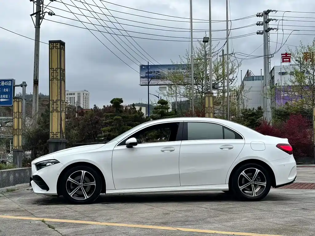 Mercedes-Benz A-Class 2023 — фото 7