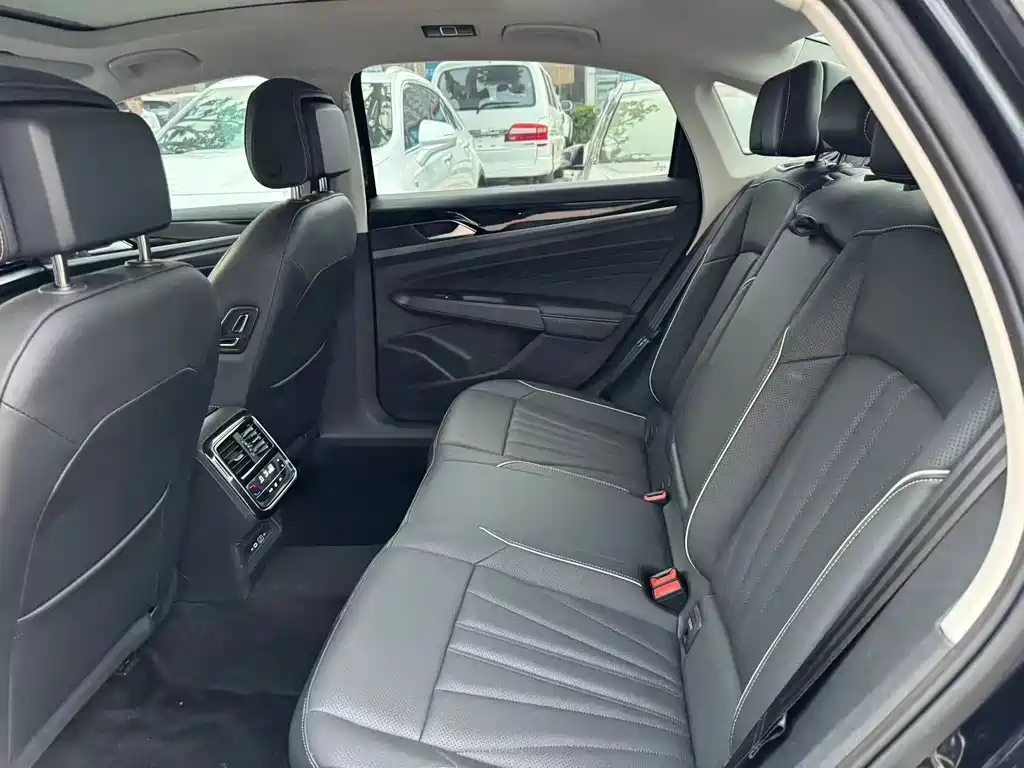 Volkswagen Passat 2024