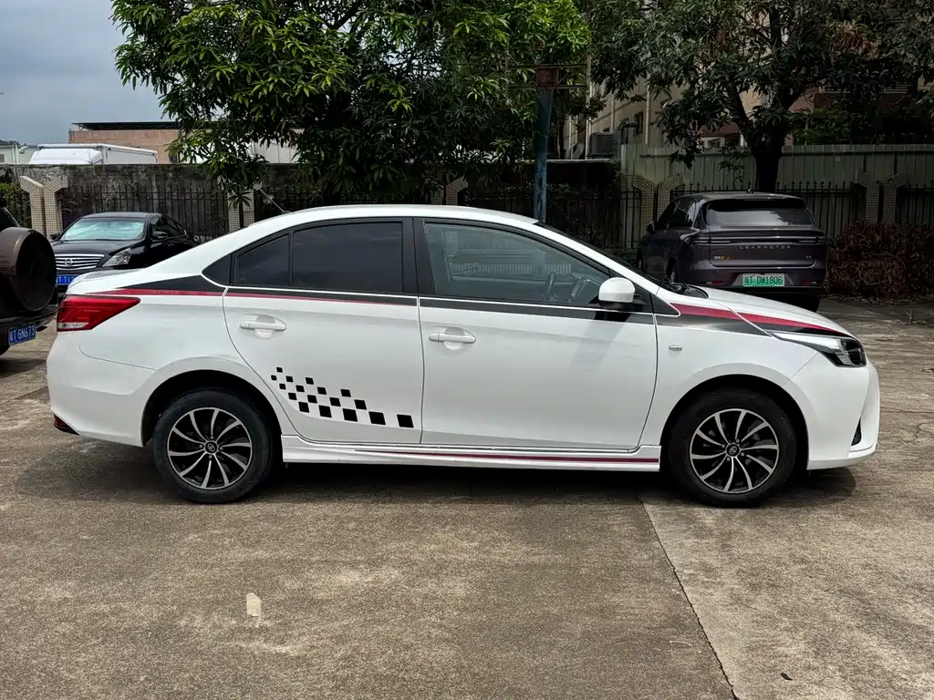 Toyota Yaris L 2018 — фото 4