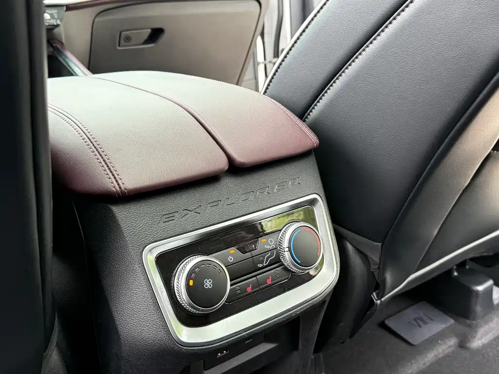Ford Explorer 2023 — фото 24