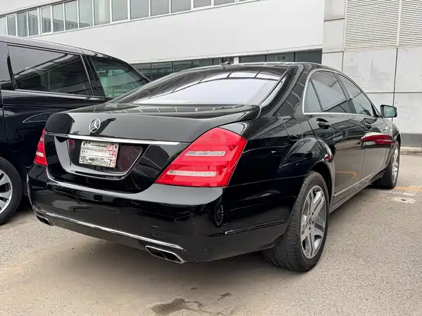 Mercedes-Benz S-Class 2012