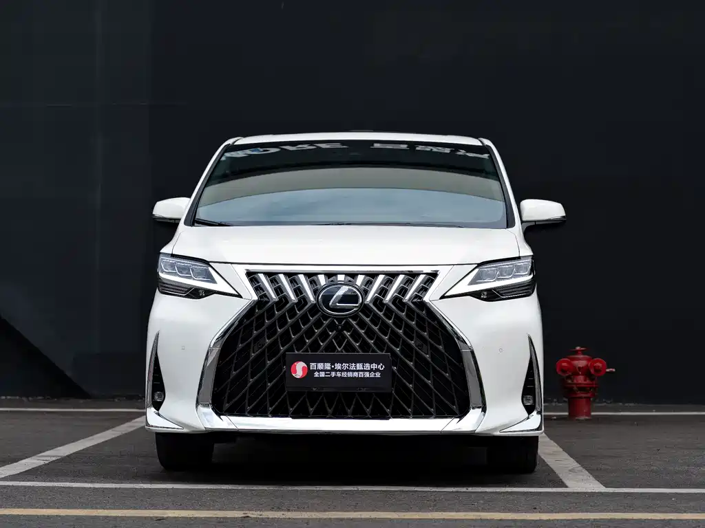 Lexus LM 2022 — фото 2