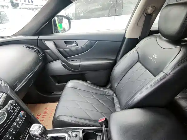 Infiniti FX 2012
