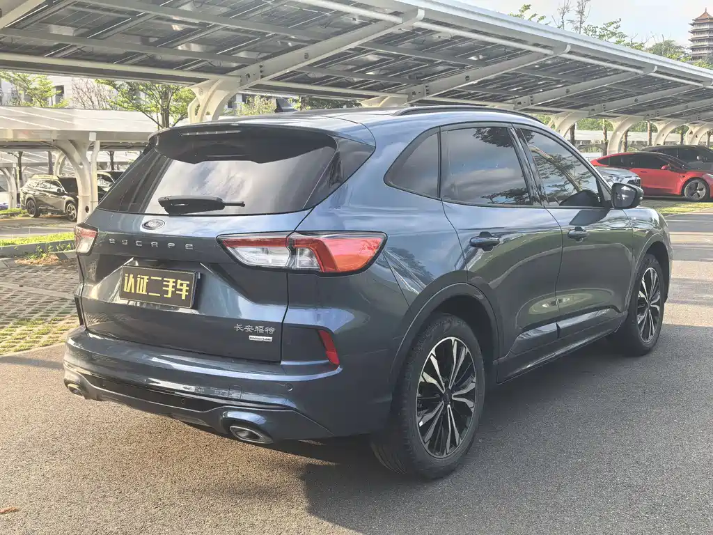 Ford Escape 2020 — фото 15