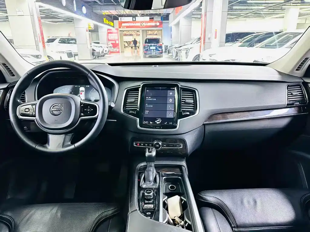 Volvo XC90 2015 — фото 9