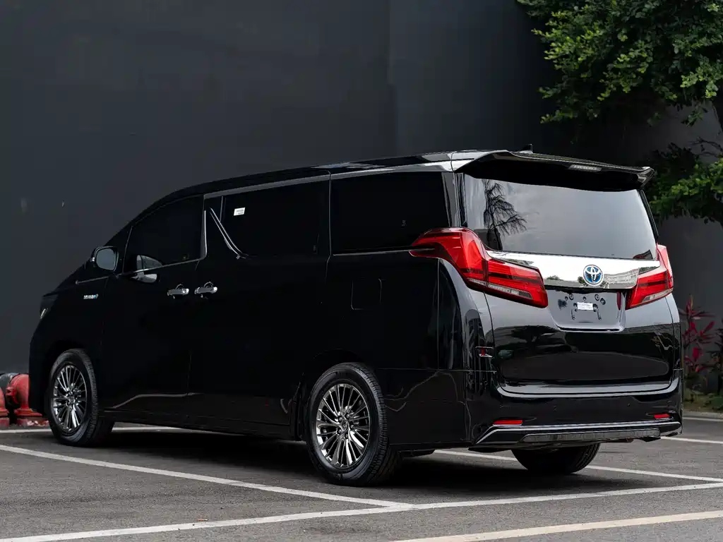 Toyota Alphard 2020 — фото 13