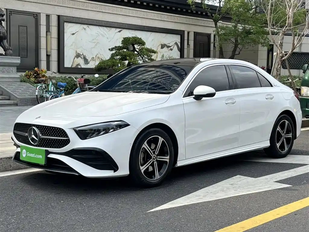 Mercedes-Benz A-Class 2024 — фото 1