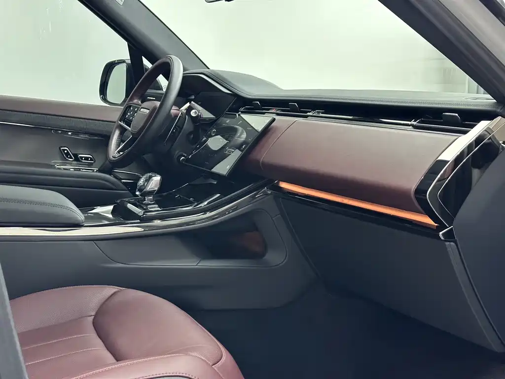 Land Rover Range Rover Sport 2024 — фото 14