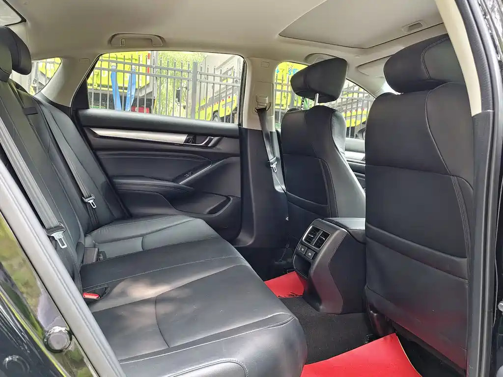 Honda Accord 2021 — фото 15