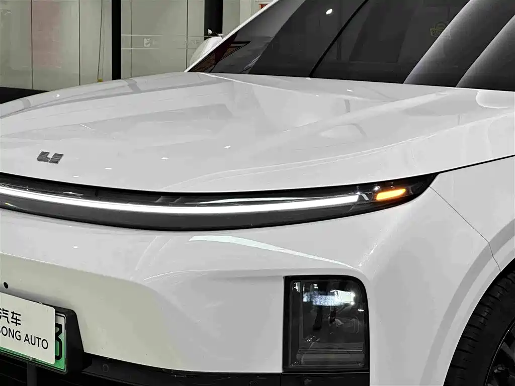 Li Auto Li L6 2025