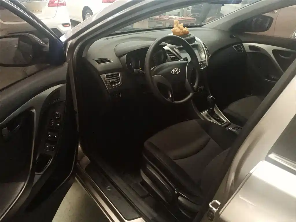 Hyundai Elantra Langdong 2015 — фото 16