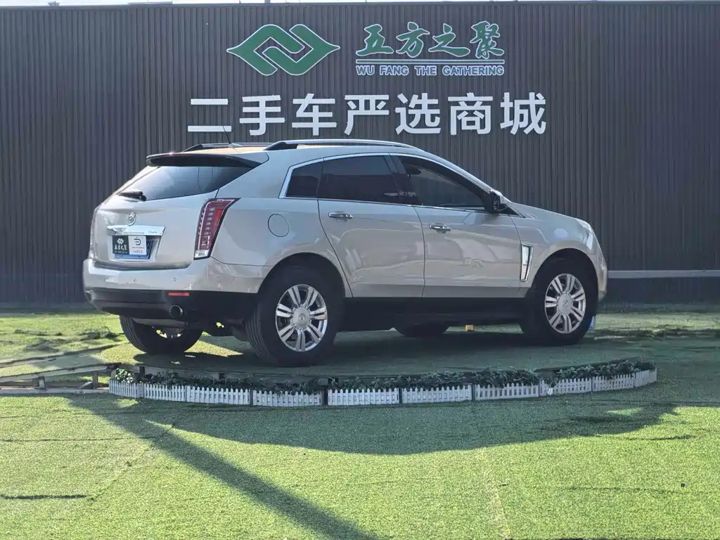 Cadillac SRX 2013 — фото 19