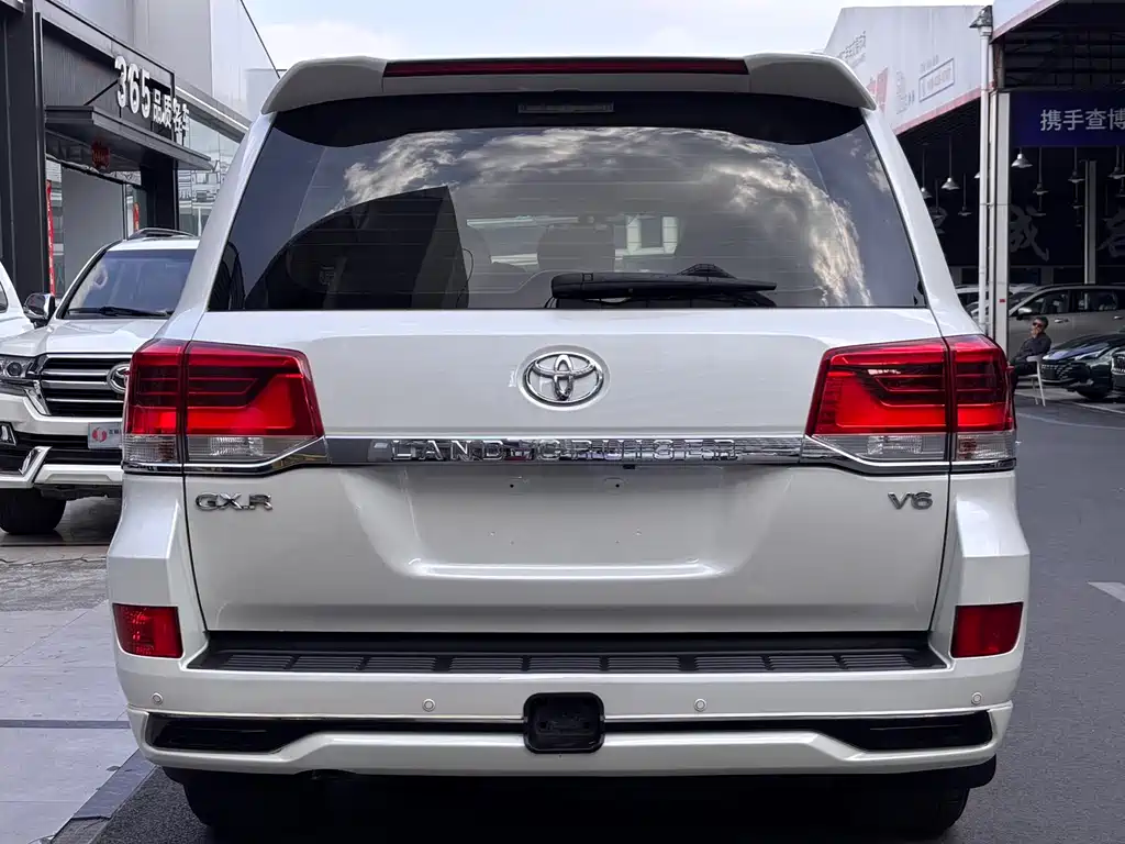 Toyota Land Cruiser 2017 — фото 15