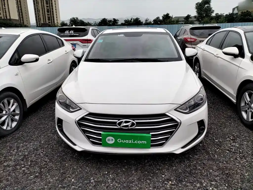 Hyundai Elantra 2017 — фото 3