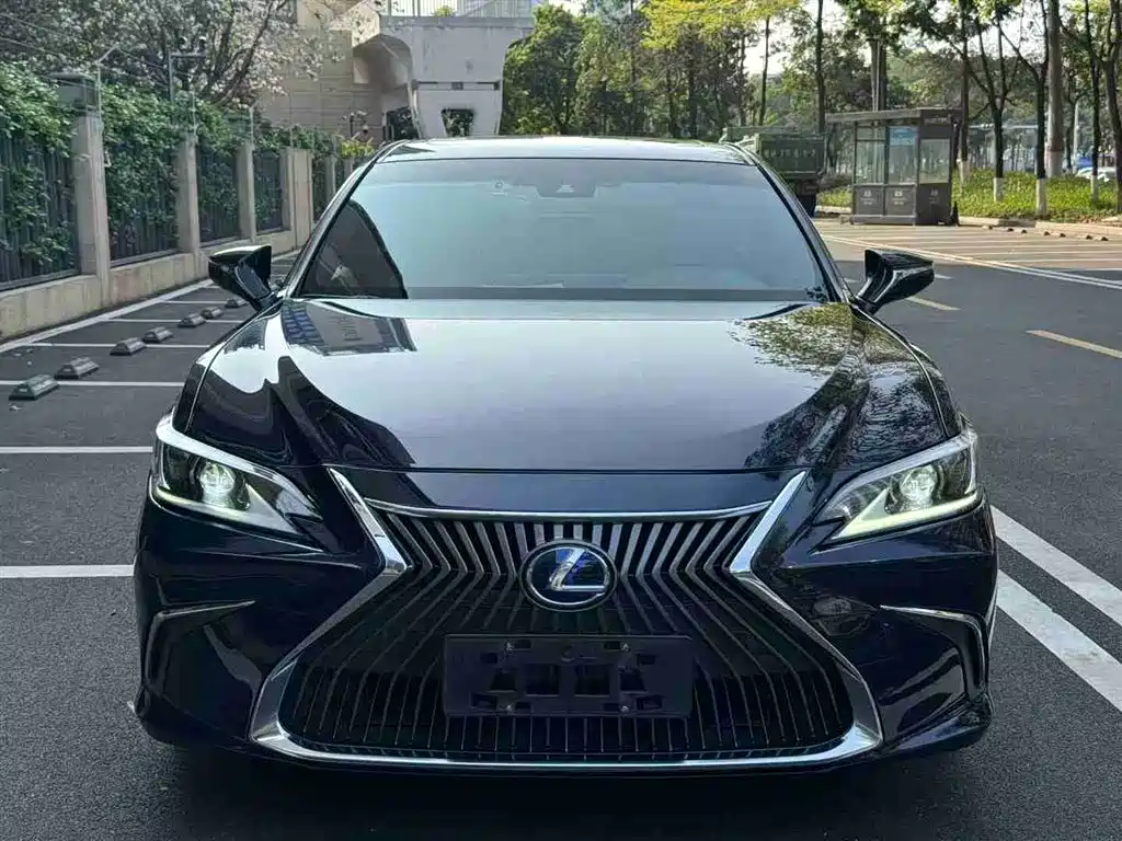 Lexus ES 2019 — фото 2