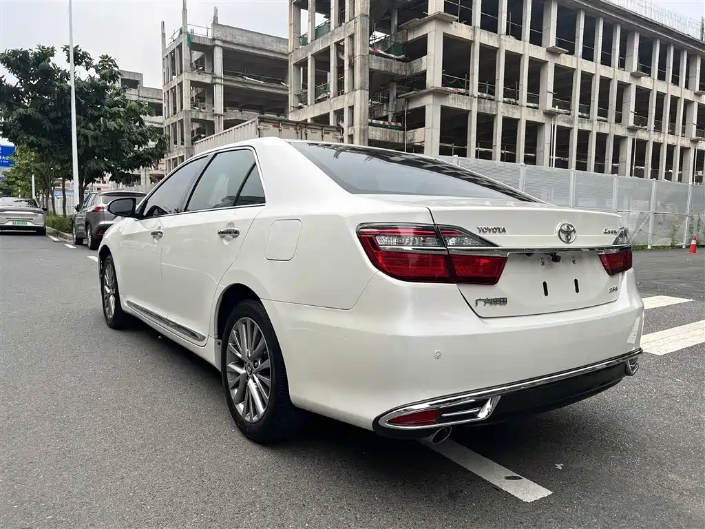 Toyota Camry 2017 — фото 3