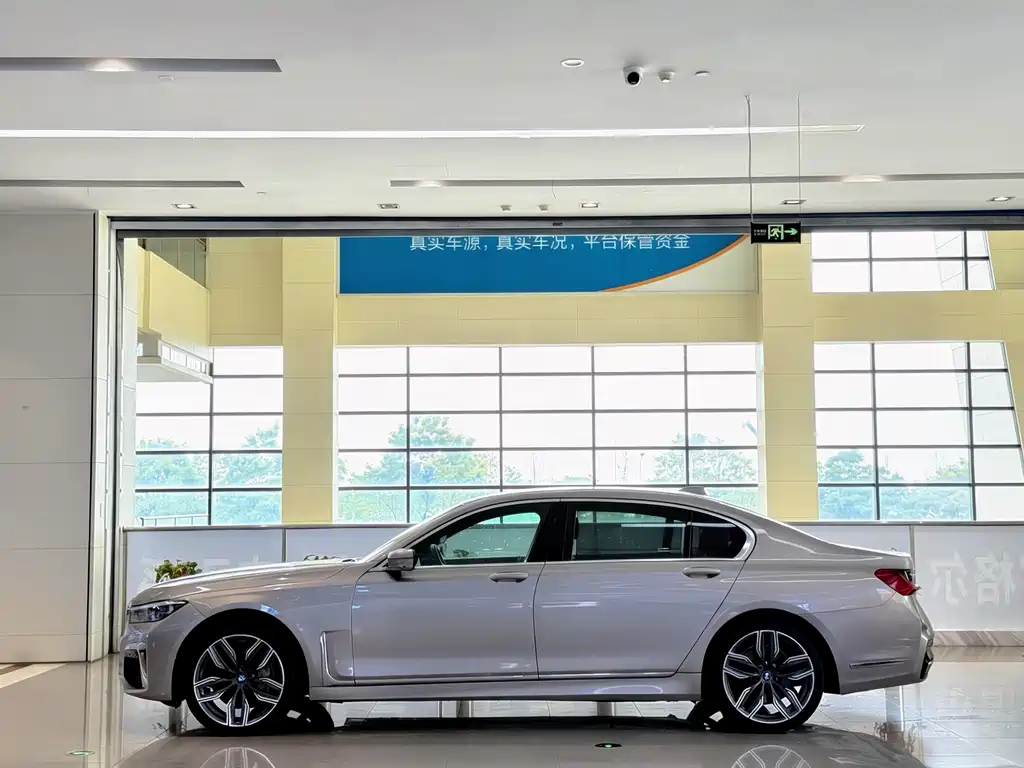 BMW 7 Series 2016 — фото 4