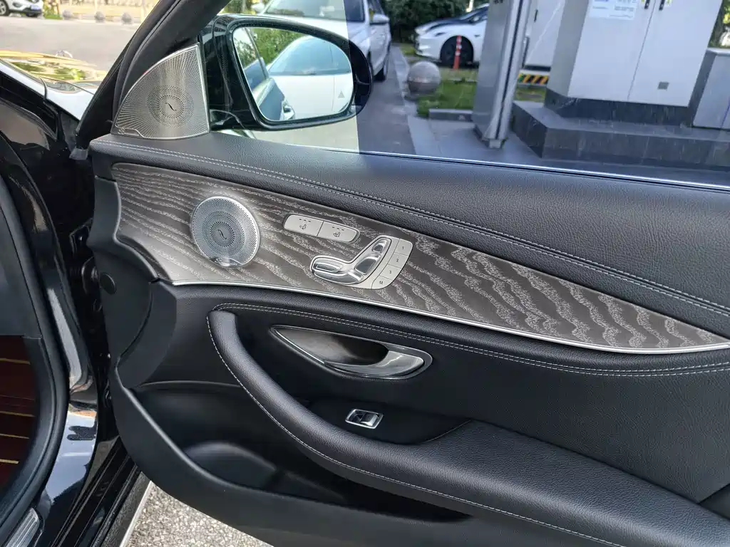Mercedes-Benz E-Class 2020 — фото 14