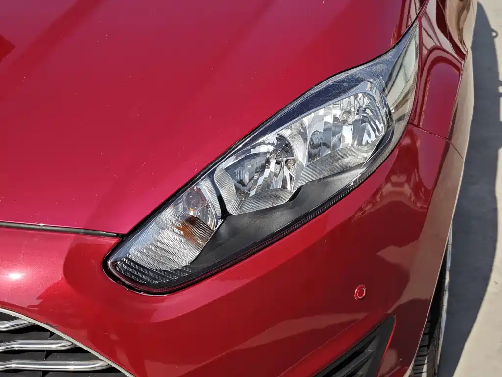 Ford Fiesta 2016 — фото 4