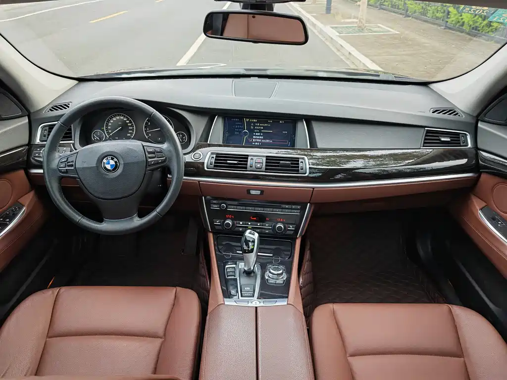 BMW 5 Series GT 2013 — фото 7