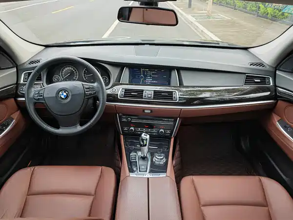 BMW 5 Series GT 2013