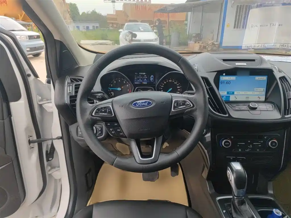 Ford Kuga 2018 — фото 11