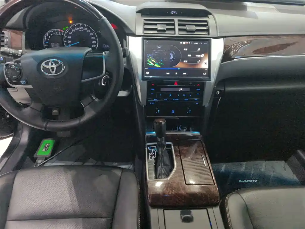 Toyota Camry 2017 — фото 9