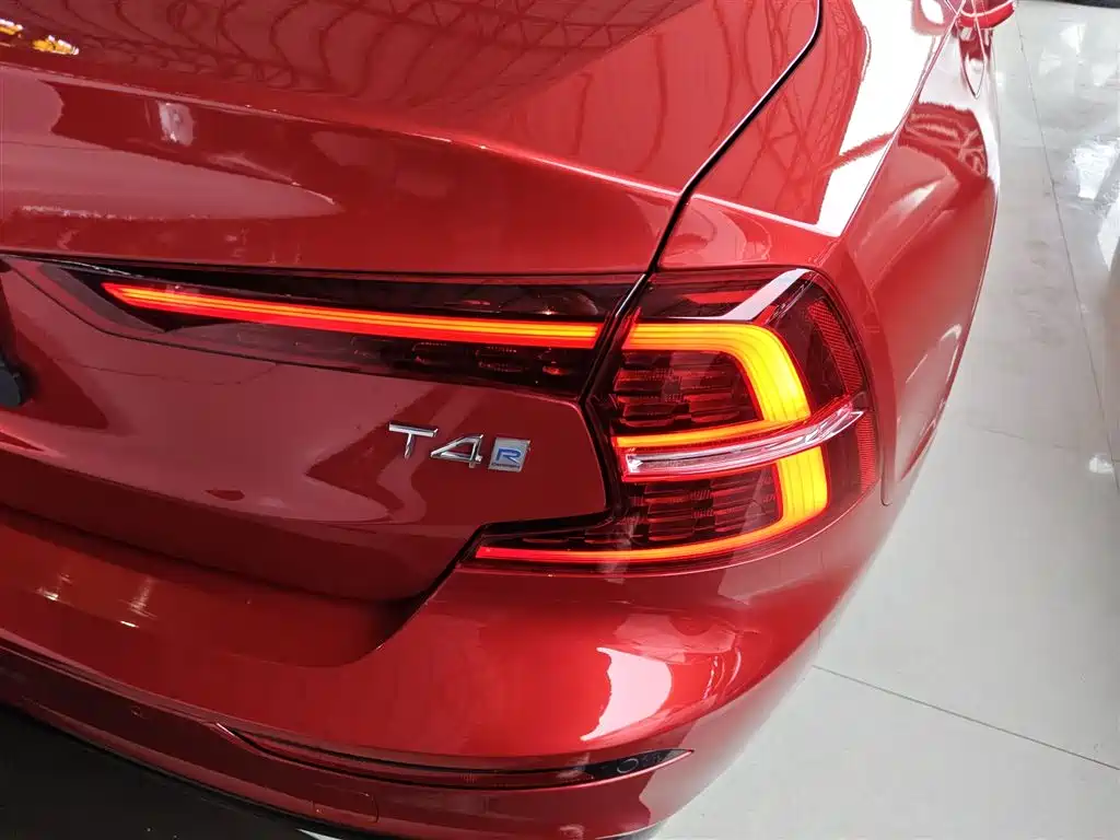 Volvo S60 2020 — фото 24