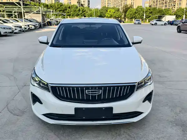 Geely Emgrand 2022