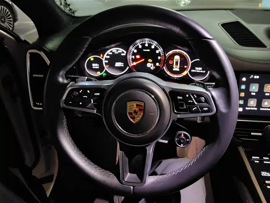 Porsche Cayenne 2023 — фото 15