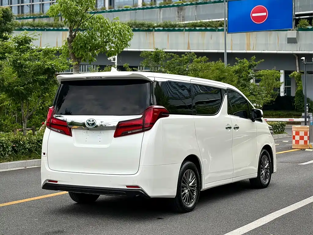 Toyota Alphard 2021 — фото 5